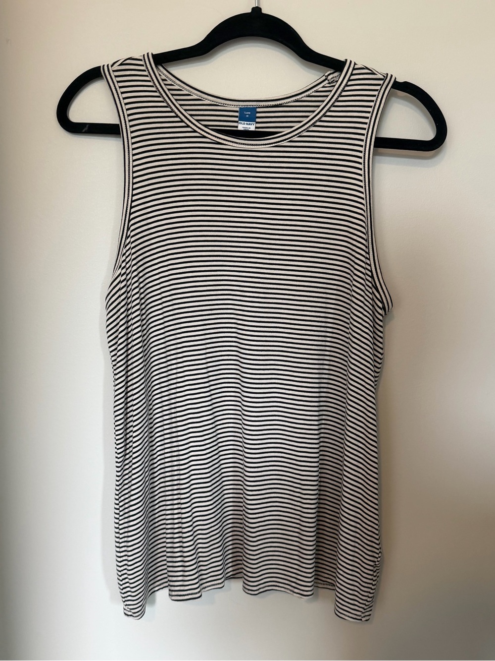 Old Navy Women’s Luxe Striped Sleeveless Tank Top - Black & White